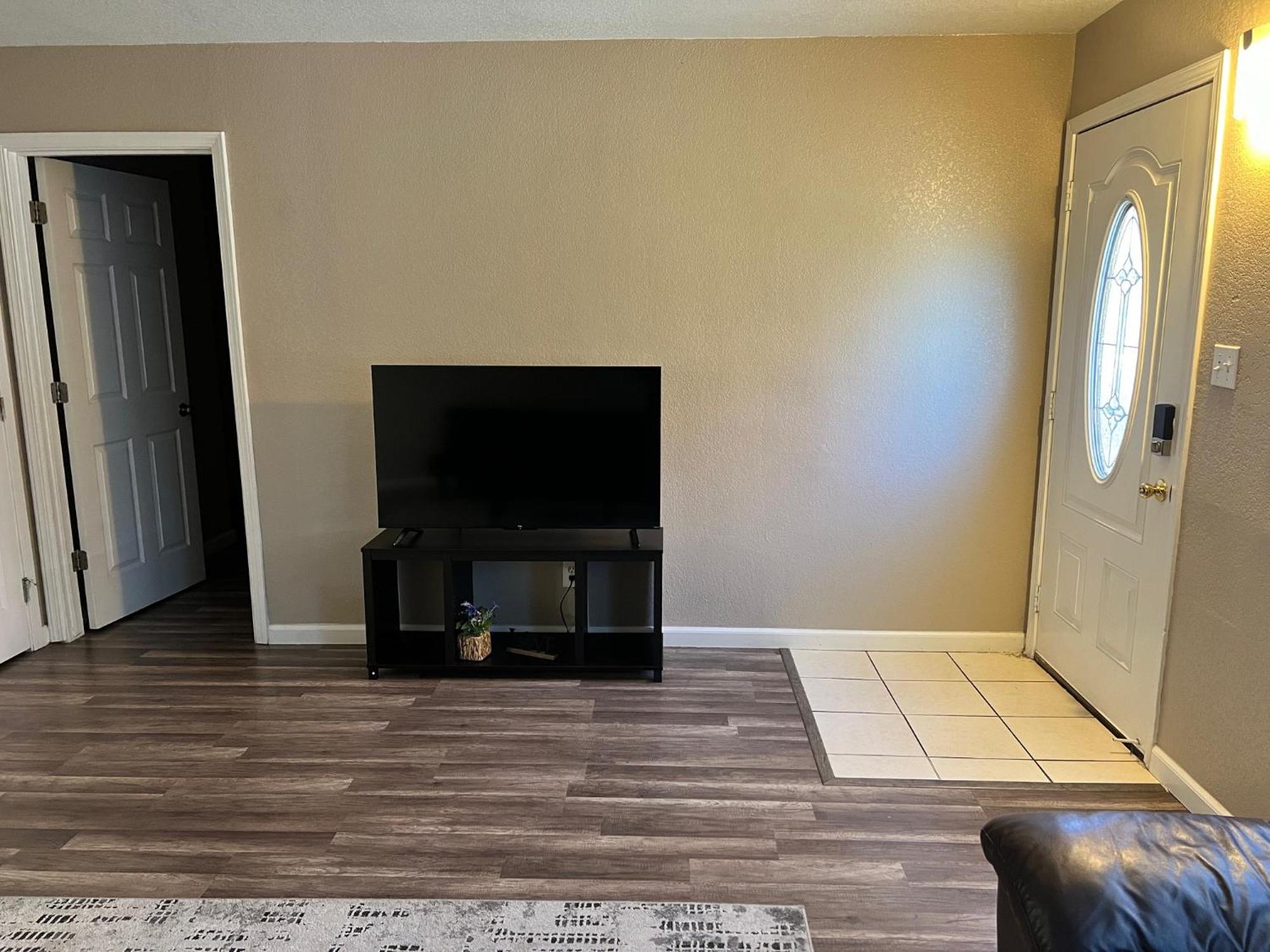 Quiet 1Bed,1Bath Condo With Free Parking フレズノ エクステリア 写真