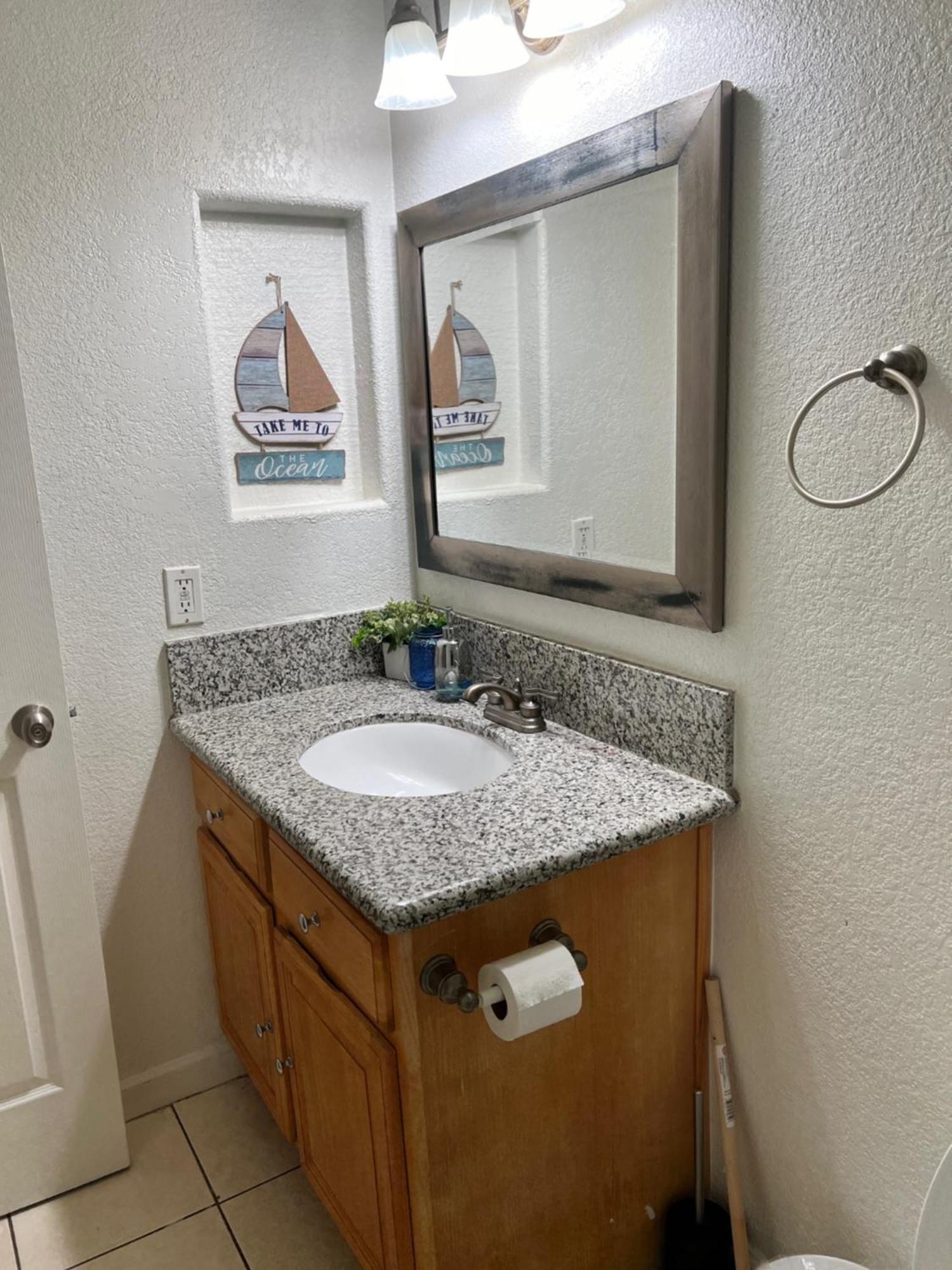 Quiet 1Bed,1Bath Condo With Free Parking フレズノ エクステリア 写真